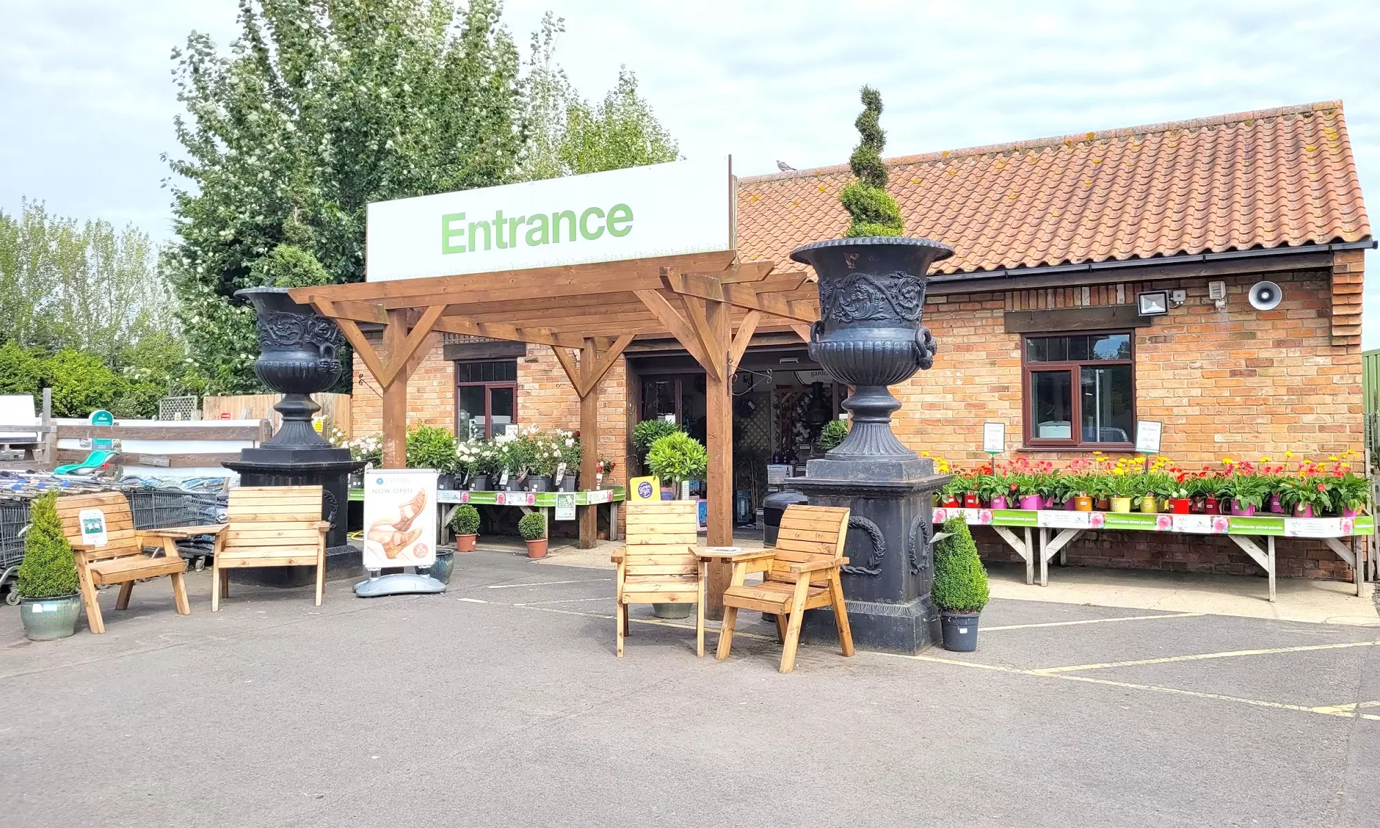 Woodthorpe-Garden-Centre-Entrance